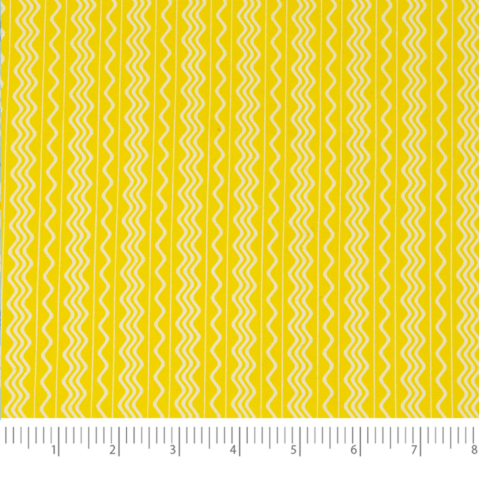 SINGER Daisies Gnomes Print Ringspun Cotton Fabric Bundle